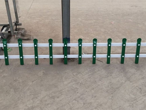 草坪鋅鋼護(hù)欄圖片3