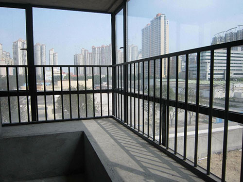 鋅鋼陽(yáng)臺(tái)護(hù)欄 鋅鋼陽(yáng)臺(tái)護(hù)欄