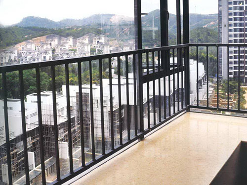 鋅鋼陽(yáng)臺(tái)護(hù)欄圖片2