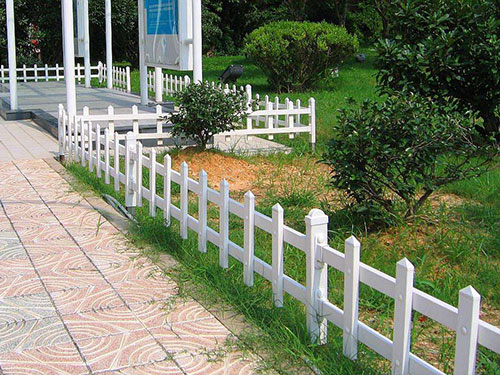 pvc草坪護(hù)欄圖片4 pvc草坪護(hù)欄圖片4