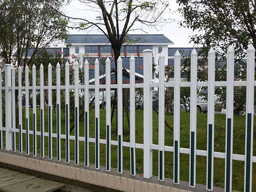 pvc塑鋼護(hù)欄圖片2 pvc塑鋼護(hù)欄圖片2