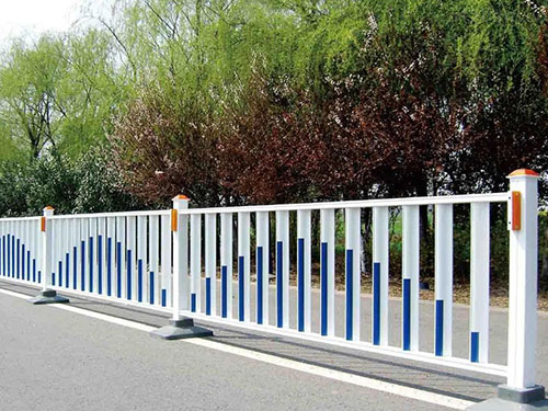 道路鋅鋼護(hù)欄案例圖片2 道路鋅鋼護(hù)欄案例圖片2