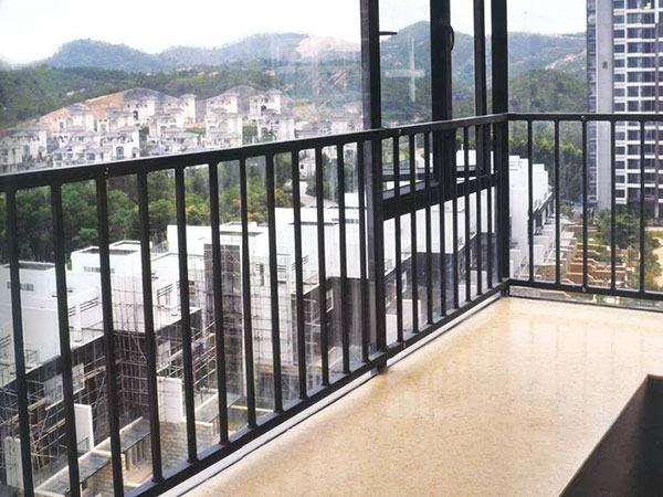鋅鋼陽臺護欄案例圖片2 鋅鋼陽臺護欄案例圖片2